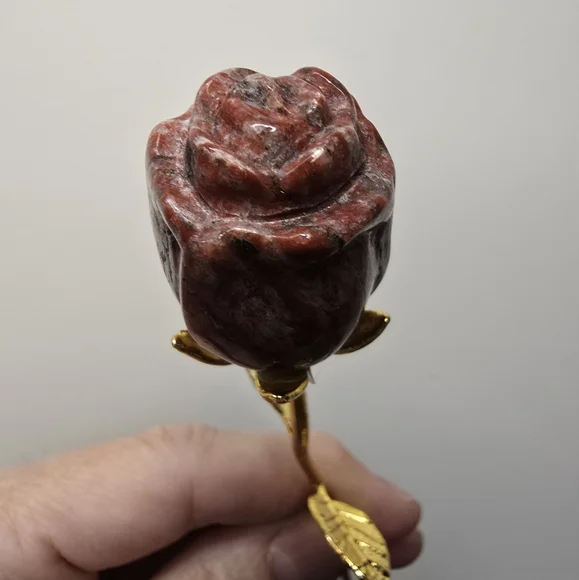 Red Sesame Stone Crystal Rose - Picture 12 of 13